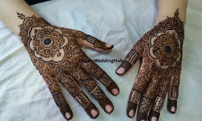 Best henna designer